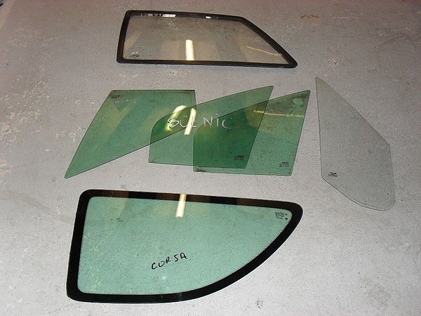 Pièces Auto divers: Vitres,Retroviseur,Feu,Divers [Petites annonces Negoce-Land.com]