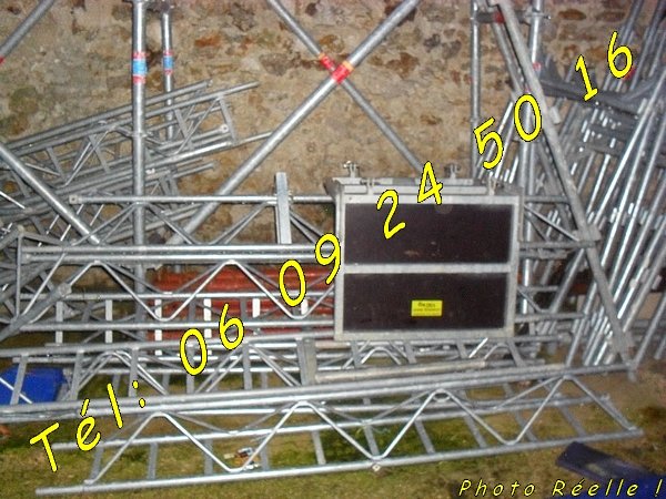 Location monte matériaux Charge tuiles 150kg [Petites annonces]