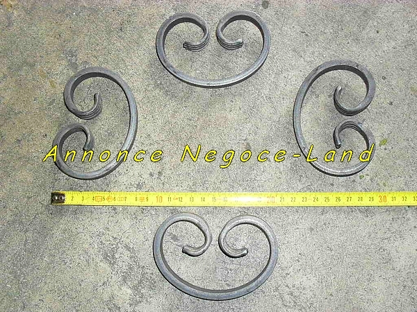 Volutes forgées de décoration pour grille de fenêtre portail ou clotures [Petites annonces]